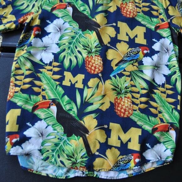 University of Michigan Medium Valiant Hawaiian Short Sleeve Shirt - Picture 6 of 8